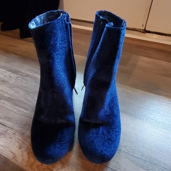 Zigi Soho Shoes - Zigi Soho velvet booties
